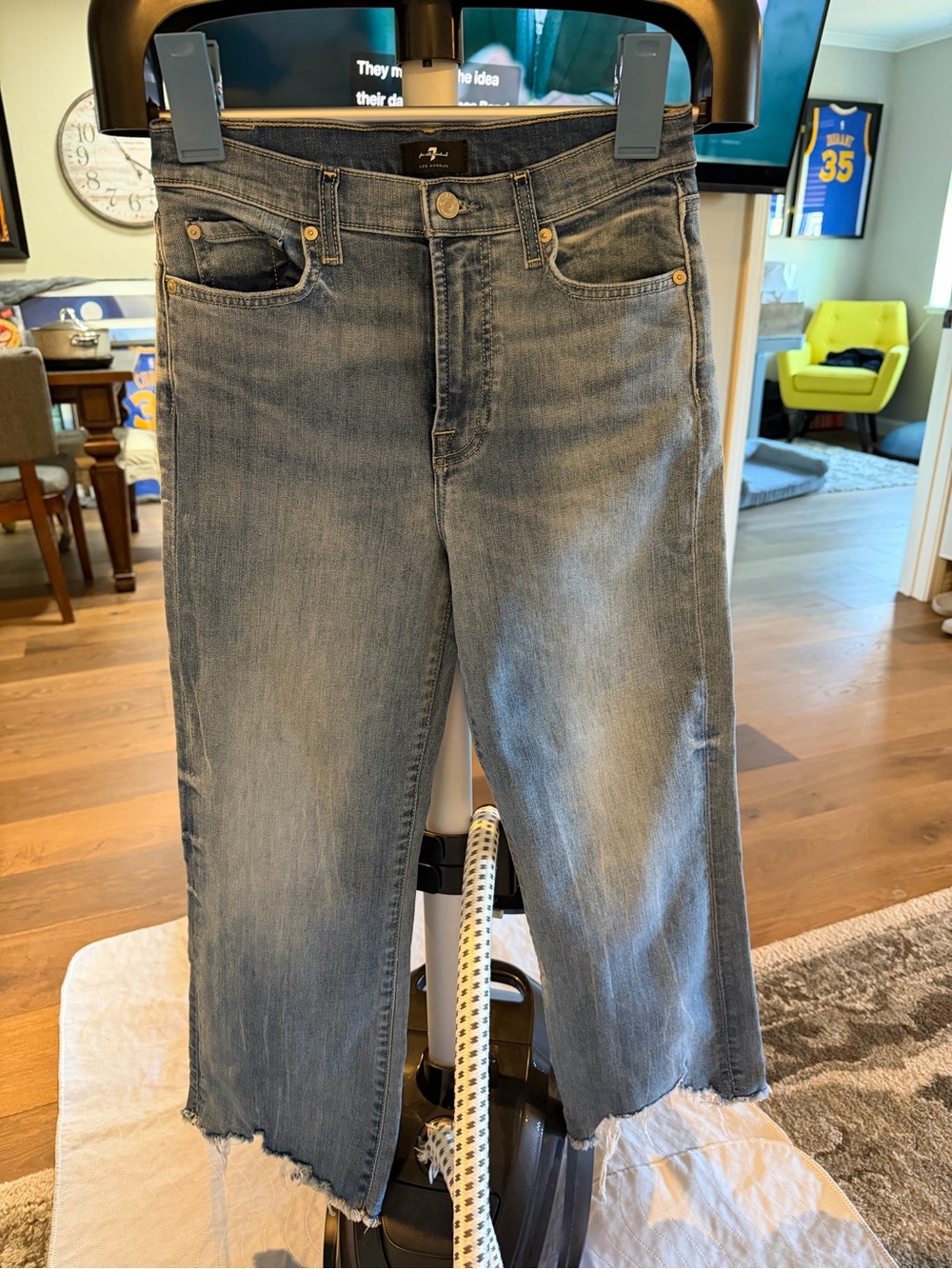 7 for all Mankind Light Wash Blue Jeans- cropped Alexa